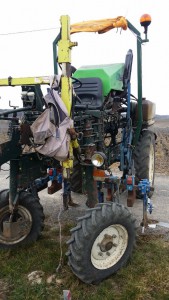 Machine à désherber les rangs de vigne.